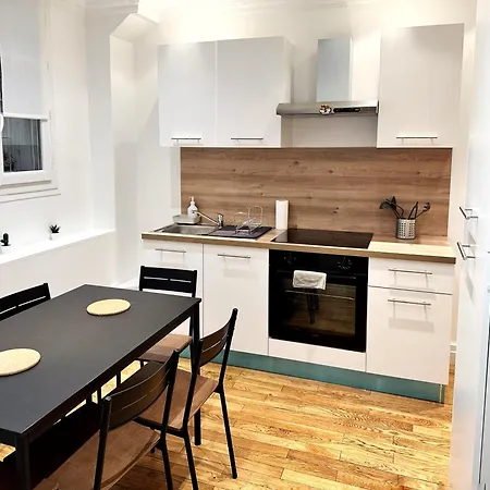 Chic 16, Proche Tour Eiffel Апартаменты