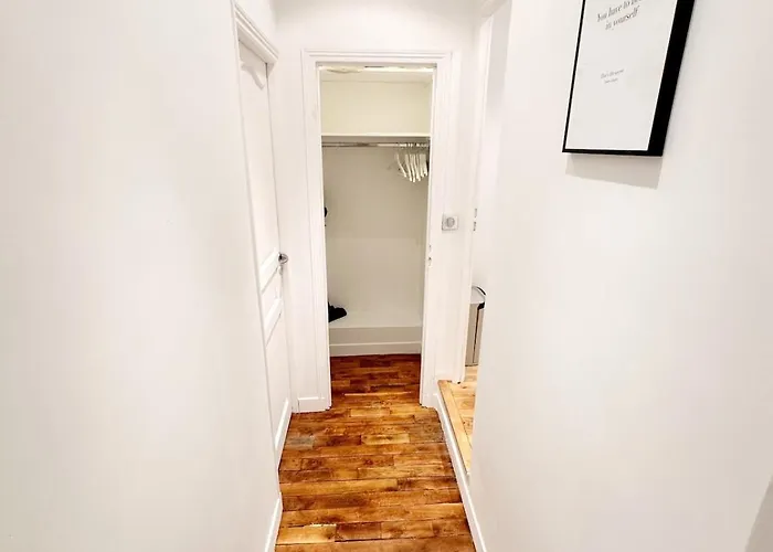 Chic 16, Proche Tour Eiffel