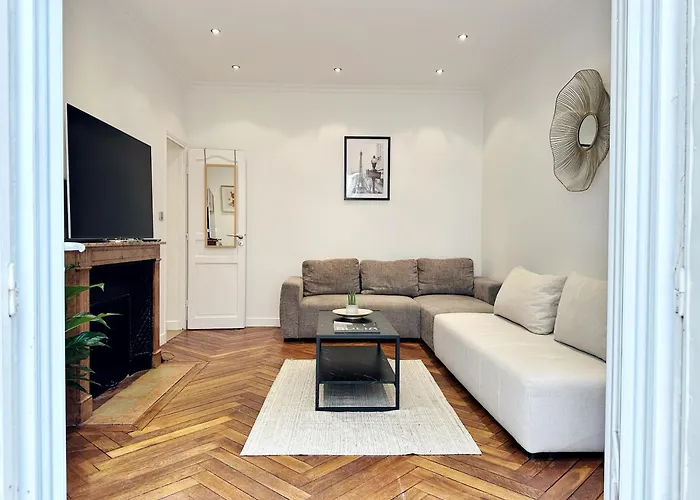 Chic 16, Proche Tour Eiffel Апартаменты