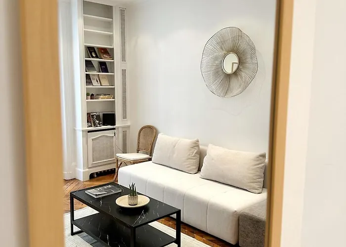 Chic 16, Proche Tour Eiffel Апартаменты