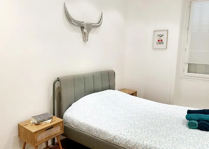 Chic 16, Proche Tour Eiffel * Париж