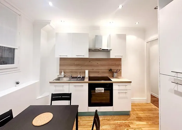 Апартаменты Chic 16, Proche Tour Eiffel Париж