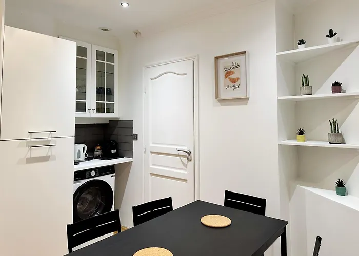 Chic 16, Proche Tour Eiffel Апартаменты *