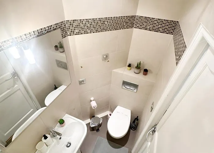 Chic 16, Proche Tour Eiffel * Париж