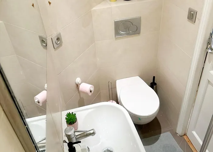 Chic 16, Proche Tour Eiffel